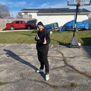 Meet your Posher, Mathew